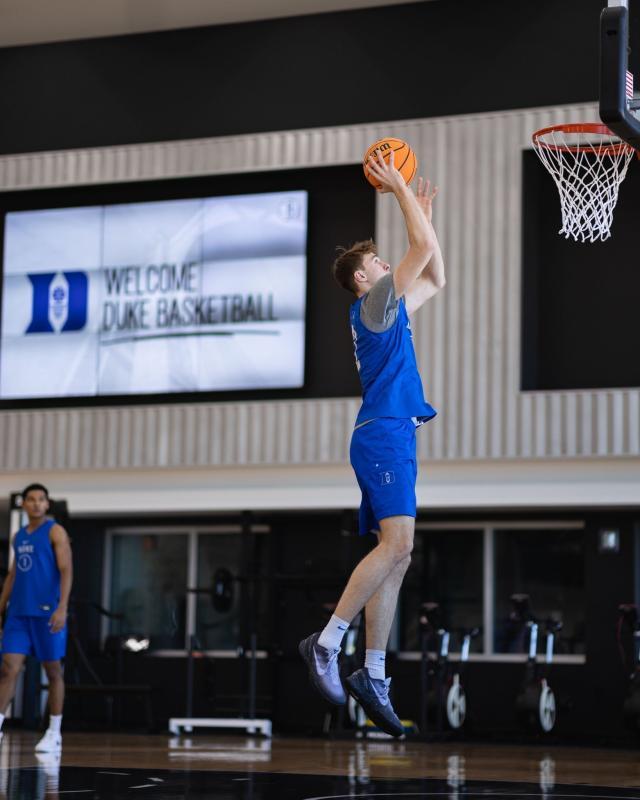 准状元弗拉格闪耀纽约 篮网绝杀76人和他渐行渐远